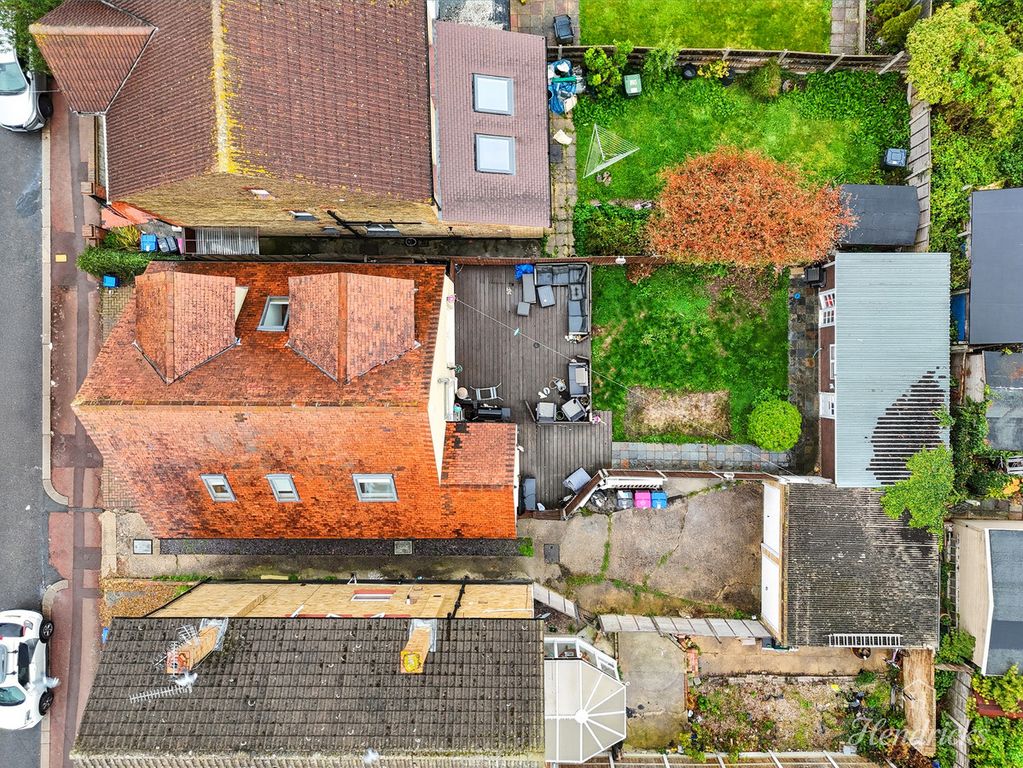 Property photo 3 of 26