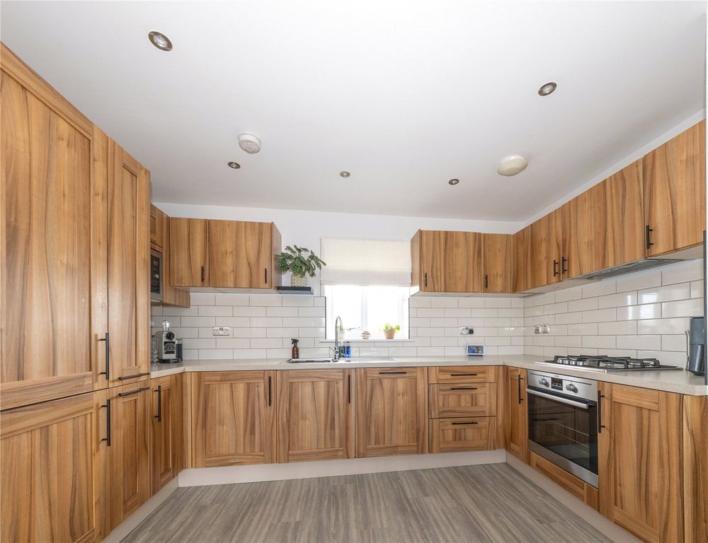 Property photo 2 of 11 Kitchen Lounge Diner