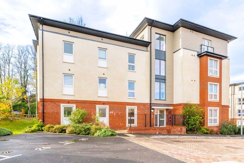 Property photo 1 of 13 Photo 11