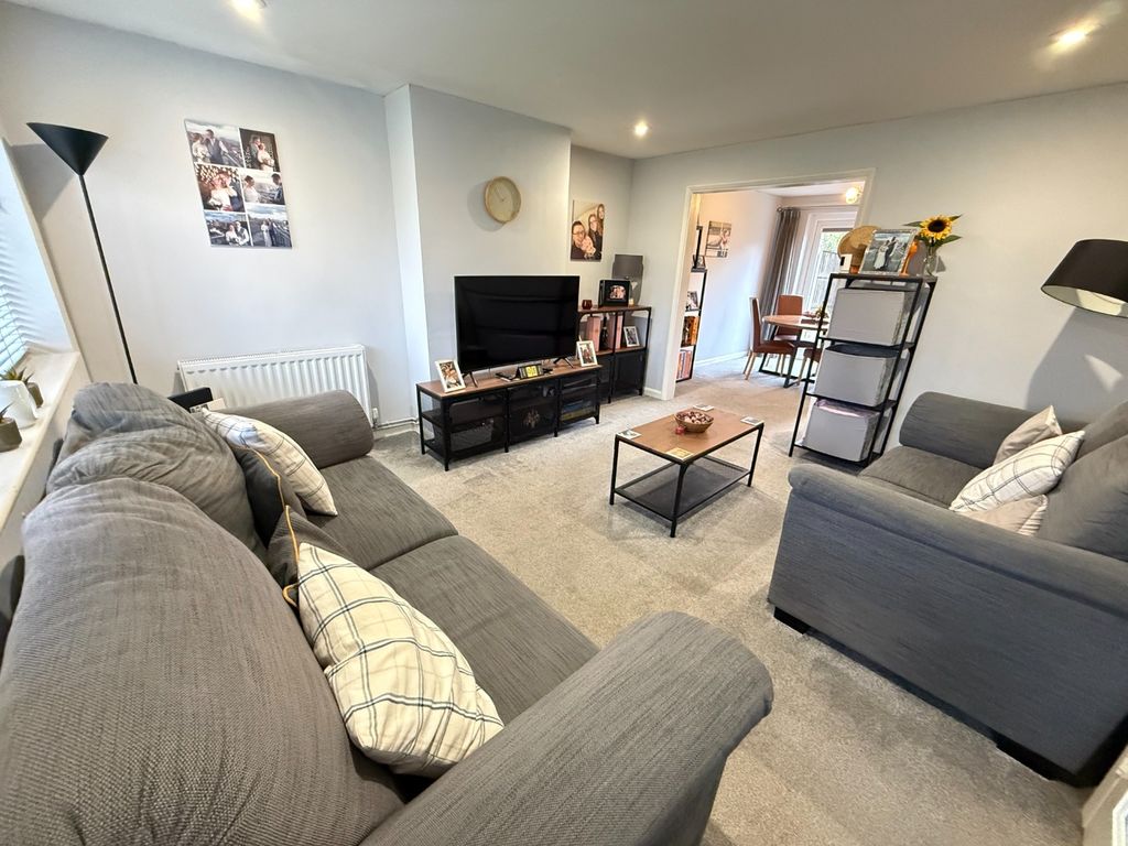 Property photo 2 of 14 4867722