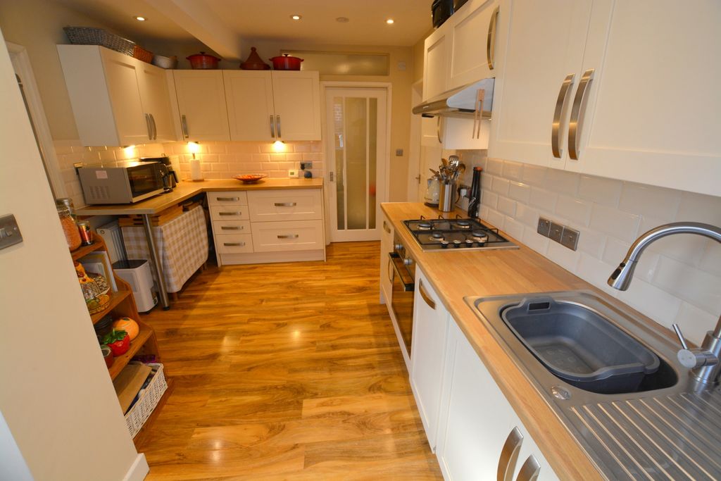 Property photo 3 of 17 Photo 7