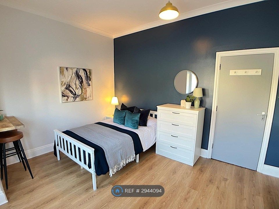 Property photo 1 of 10 Bedroom 1