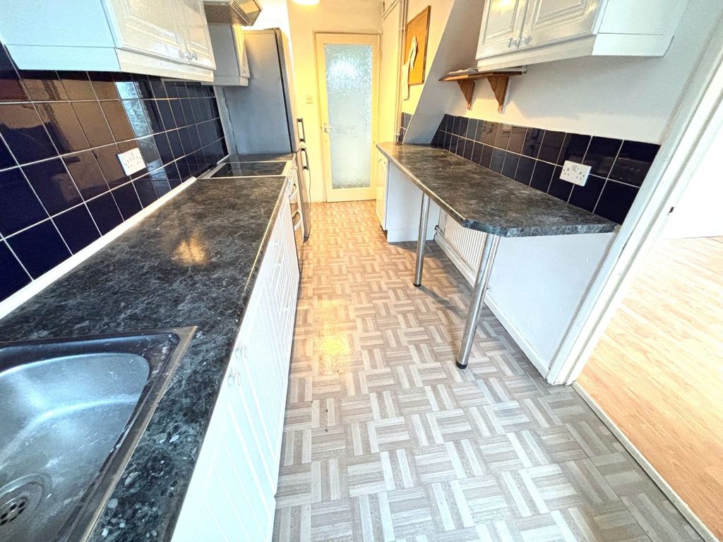 Property photo 3 of 8 Picture 3