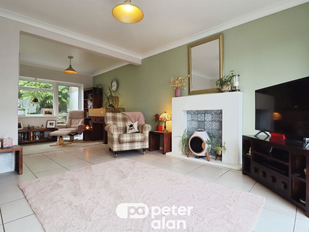 Property photo 2 of 26