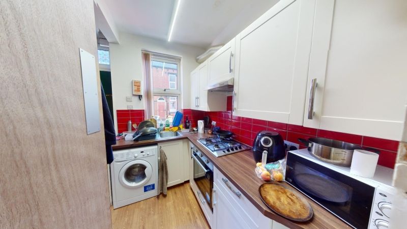 Property photo 1 of 2