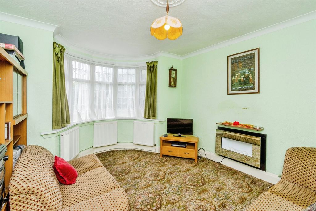 Property photo 2 of 13