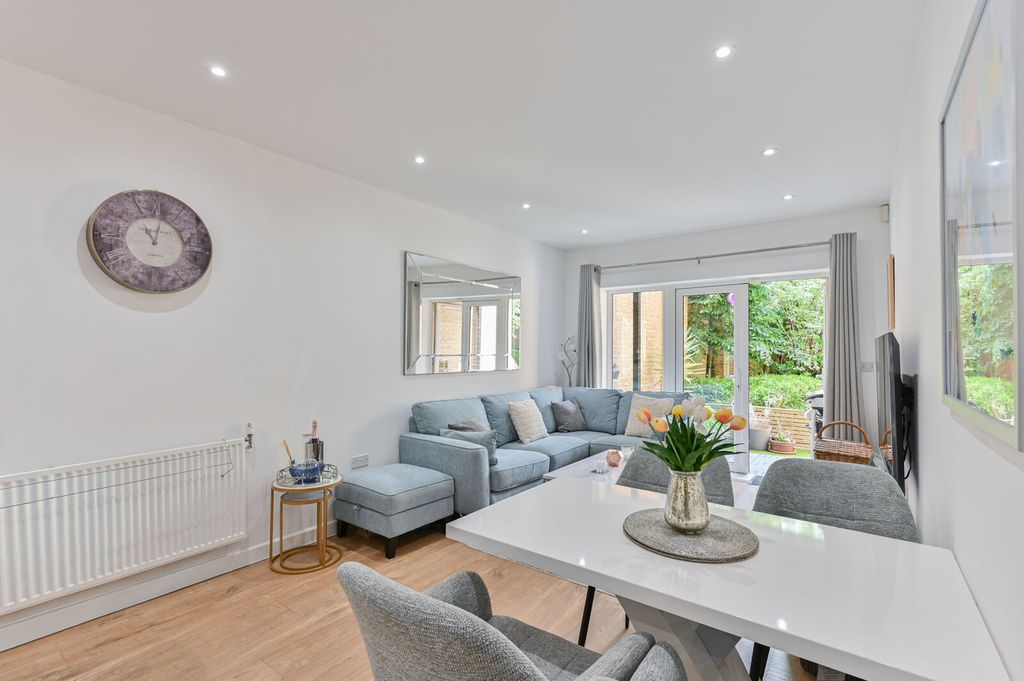 Property photo 3 of 19
