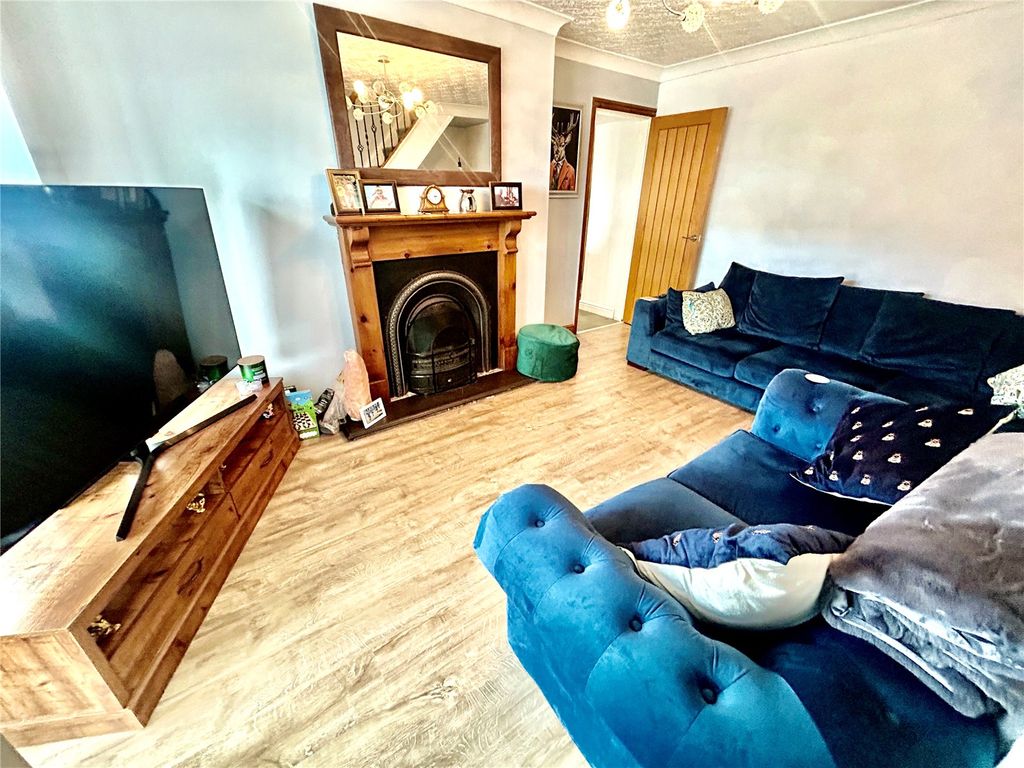 Property photo 3 of 16 Picture No. 10