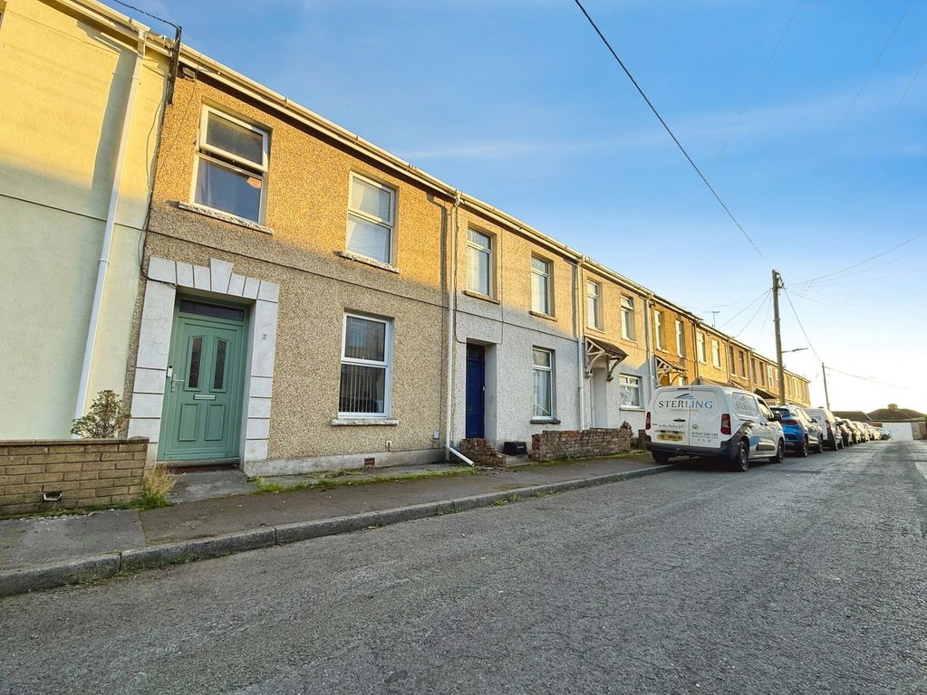 Property photo 1 of 18