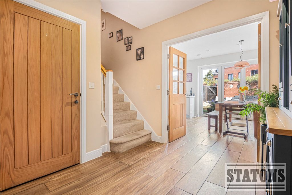 Property photo 2 of 21 Picture No. 35