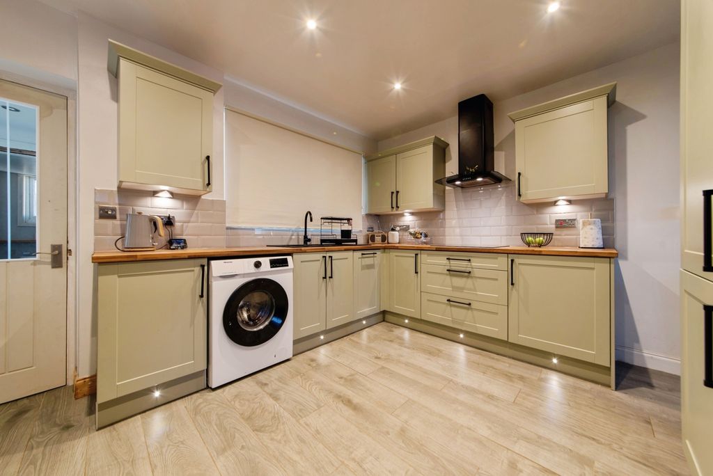 Property photo 3 of 20 Pbox-Img.Jpg