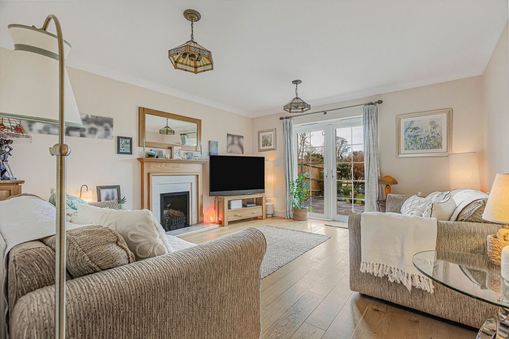 Property photo 2 of 38