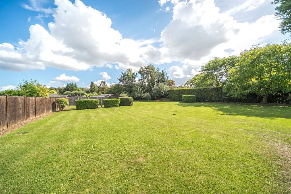 Property photo 2 of 22 Garden