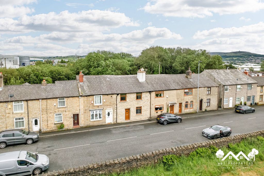 Property photo 2 of 38