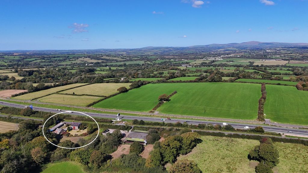 Property photo 2 of 41