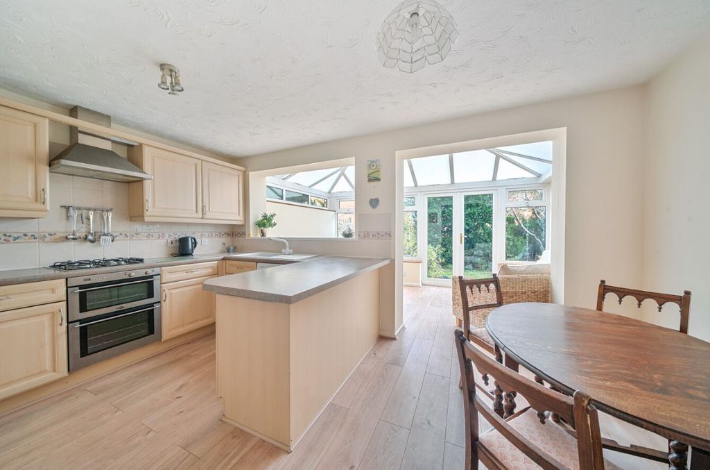 Property photo 2 of 21