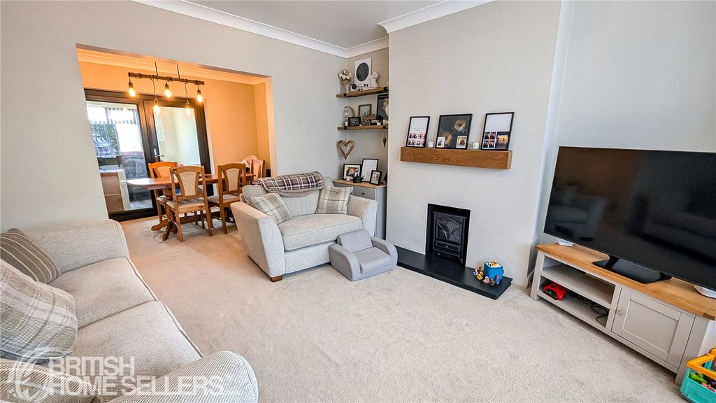 Property photo 2 of 15 Picture No. 14