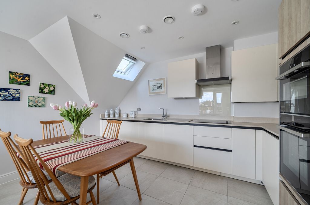 Property photo 3 of 13 1441663-19-69Dcb8...