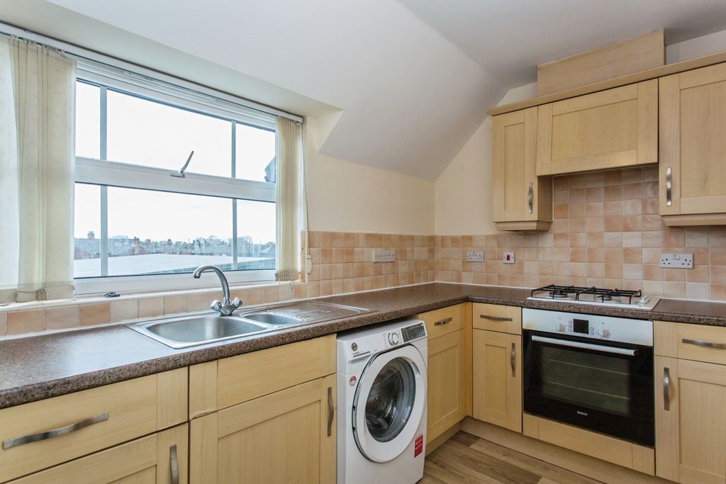 Additional image 6 of 2 bed flat for saleGreat Park Drive, Leyland, Lancashire PR25
