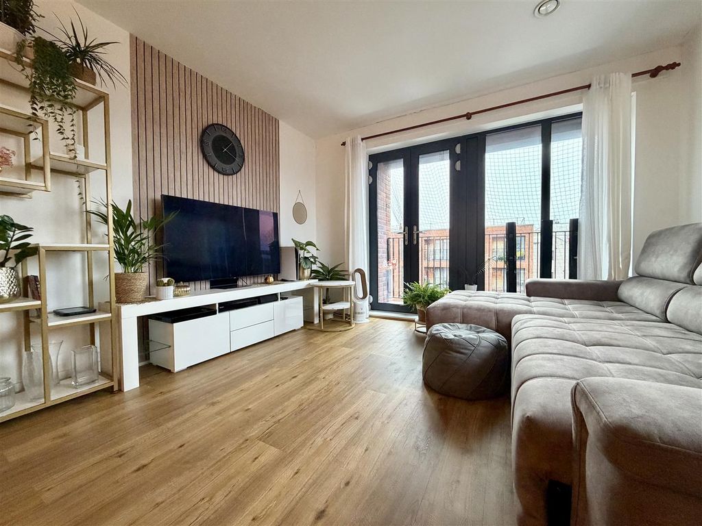 Property photo 3 of 11