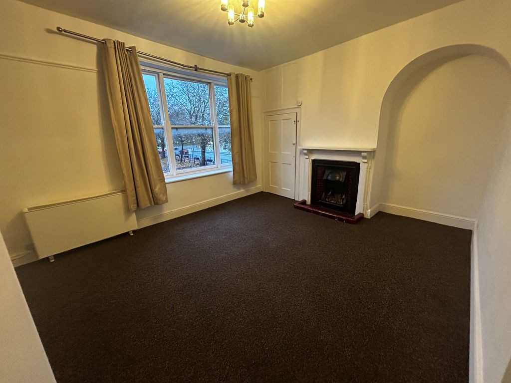 Property photo 1 of 5 Living Room