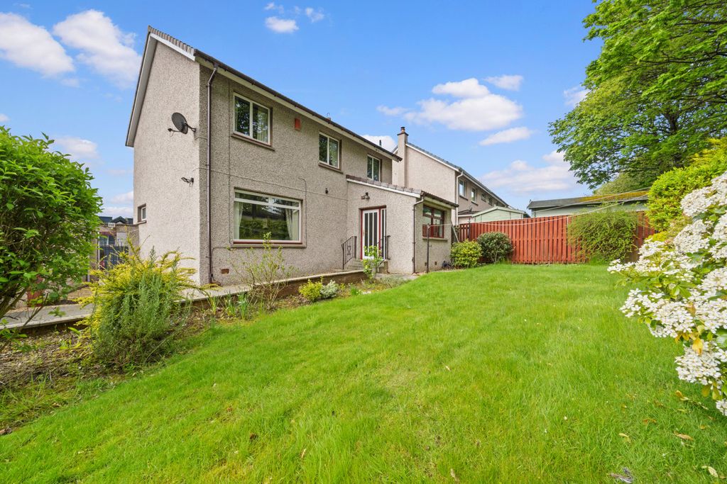 Property photo 3 of 32