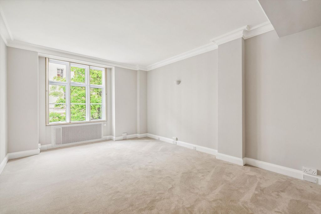 Property photo 2 of 8 Image