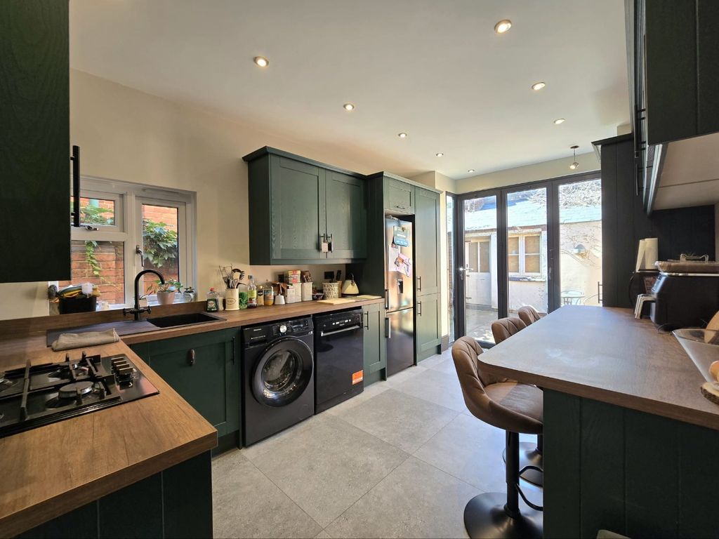 Property photo 3 of 44 3767804