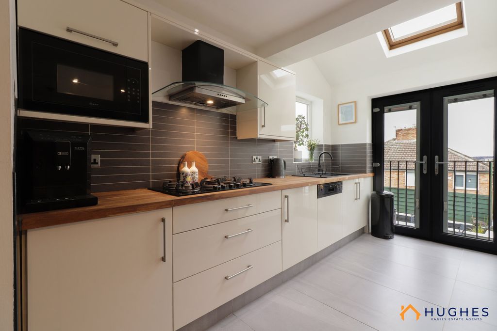 Property photo 3 of 51