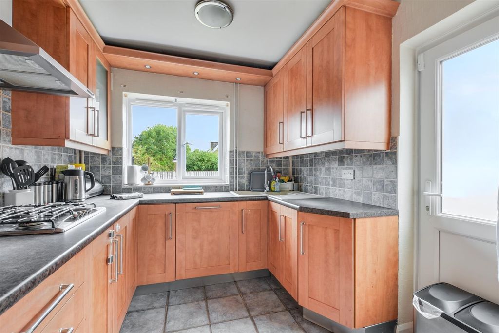Property photo 3 of 17 Kitchen_2.Jpeg