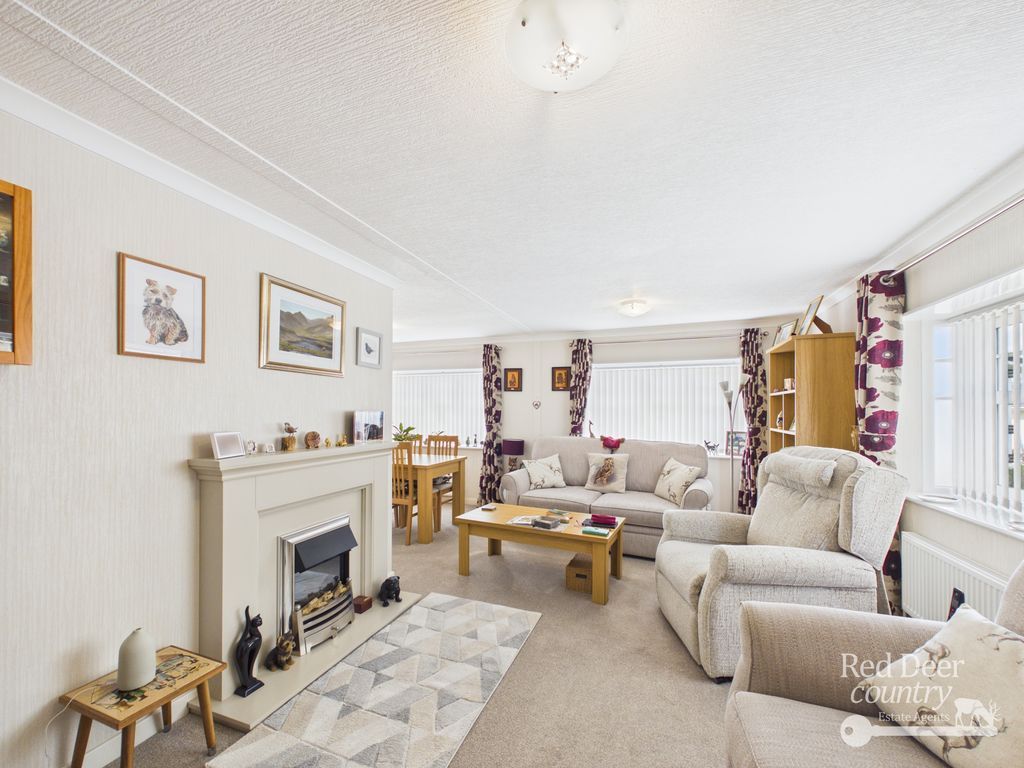 Property photo 3 of 16 Sitting Room