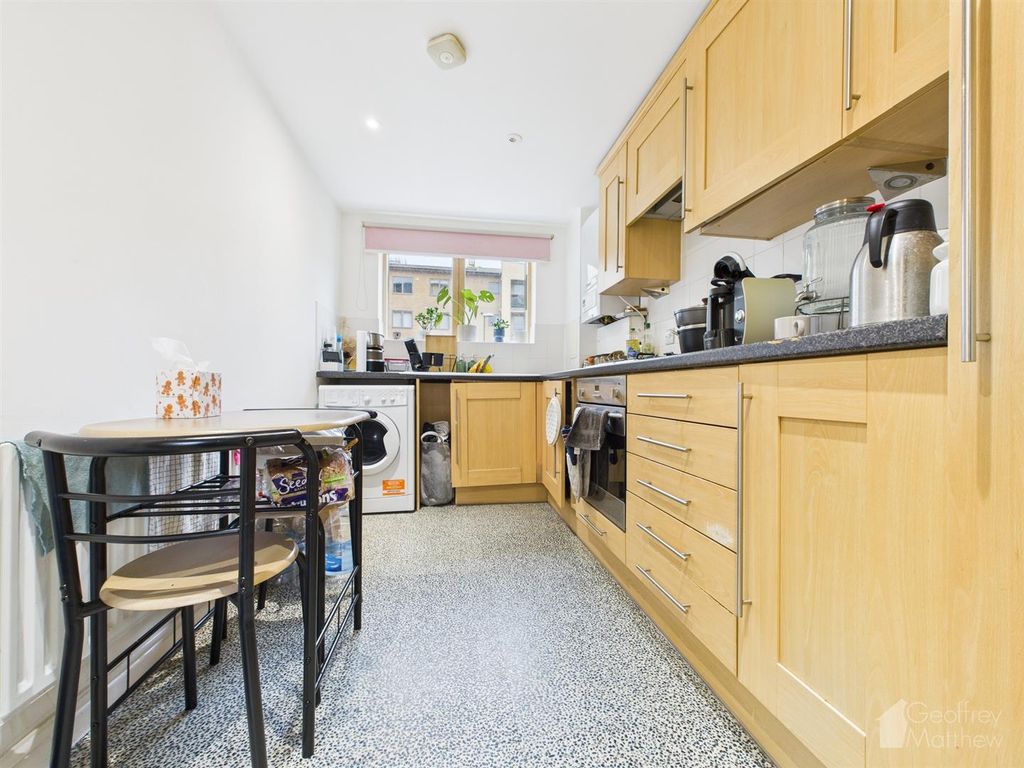 Property photo 2 of 10 Cam02365G0-Pr0394-Still004.Jpg