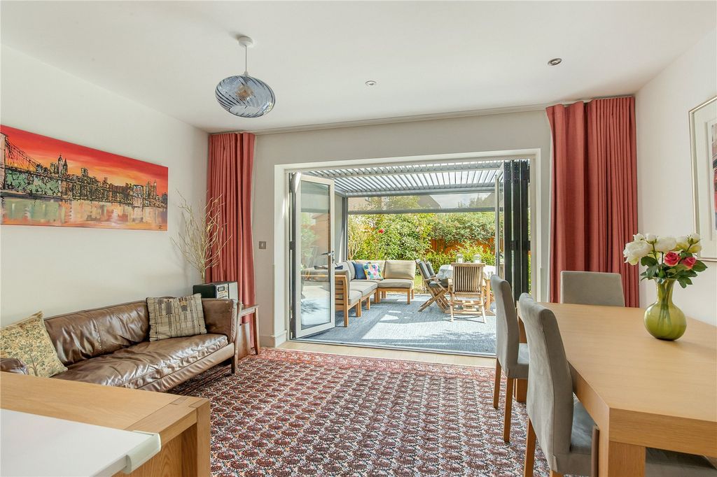 Property photo 2 of 16 Picture No. 29