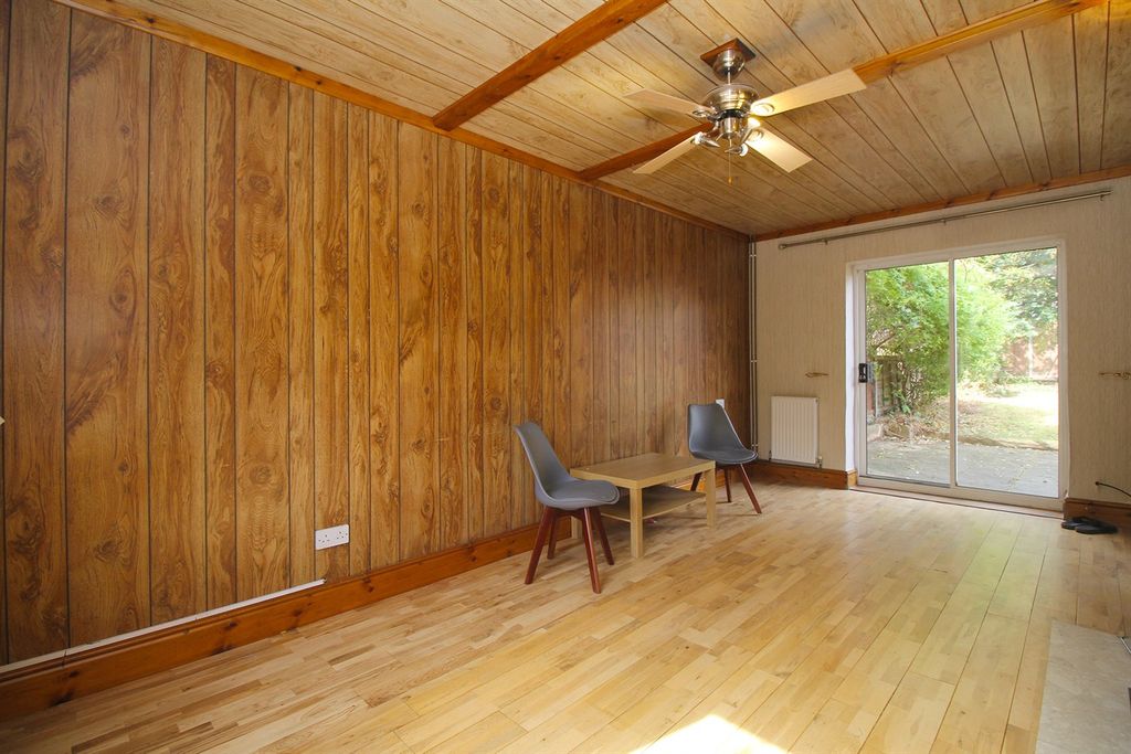 Property photo 2 of 29 Lounge