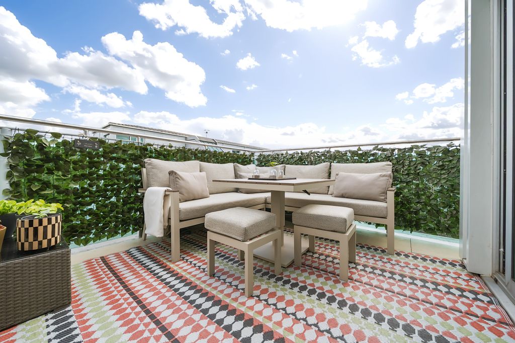 Property photo 1 of 19