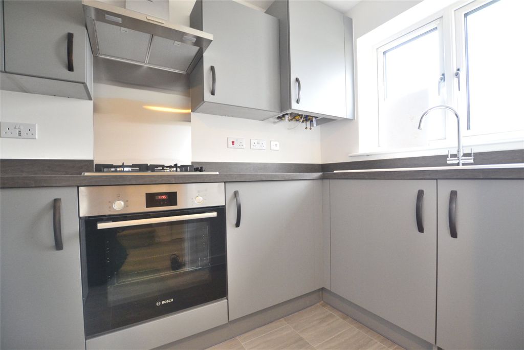 Property photo 3 of 11 Kitchen