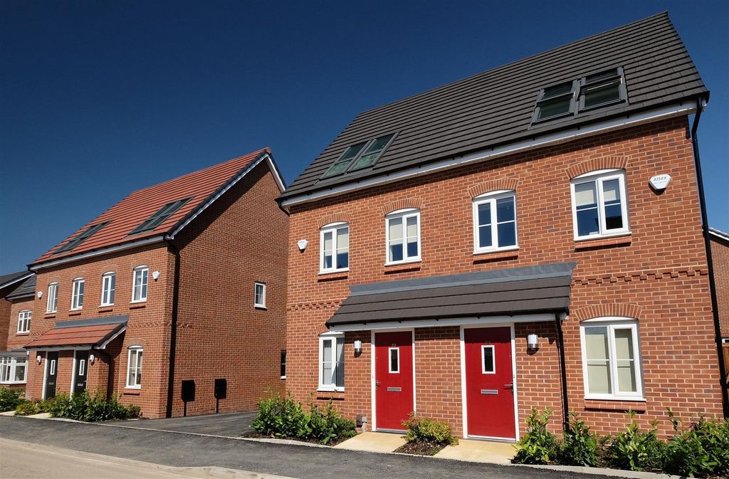 Property photo 1 of 12 Stamford External 1 Difrent.Jpg