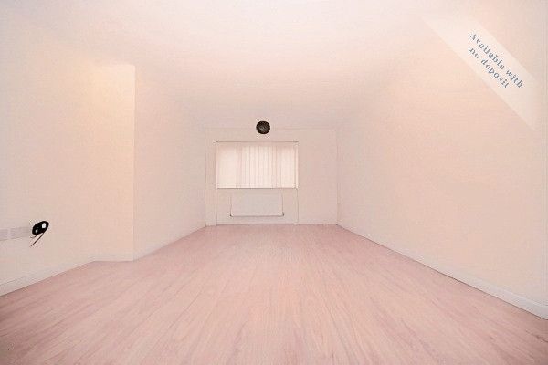 Property photo 3 of 8 c5Afef09-Lounge