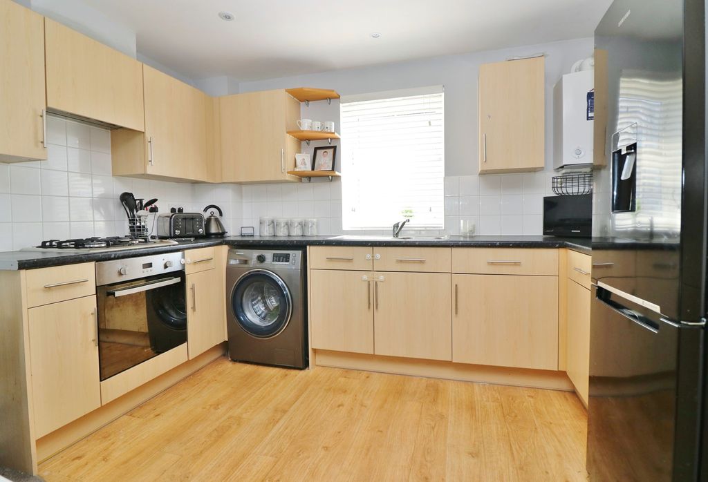Property photo 3 of 12