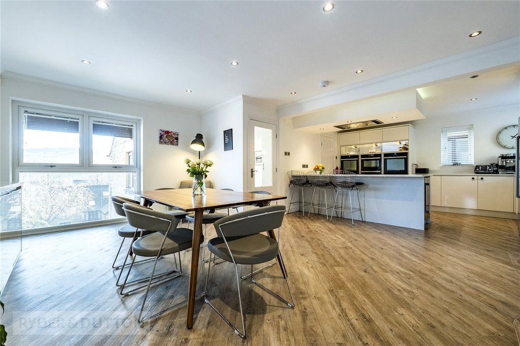 Property photo 3 of 29 Kitchen Diner