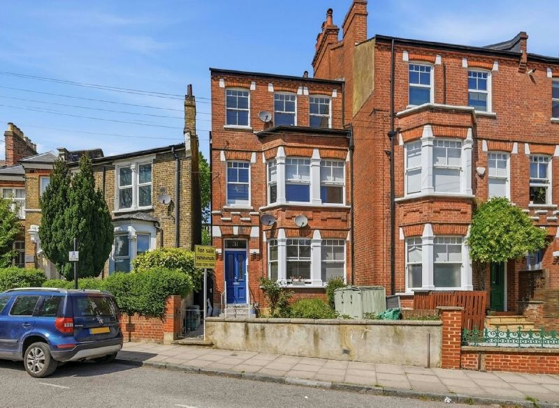 Property photo 2 of 9 Facade