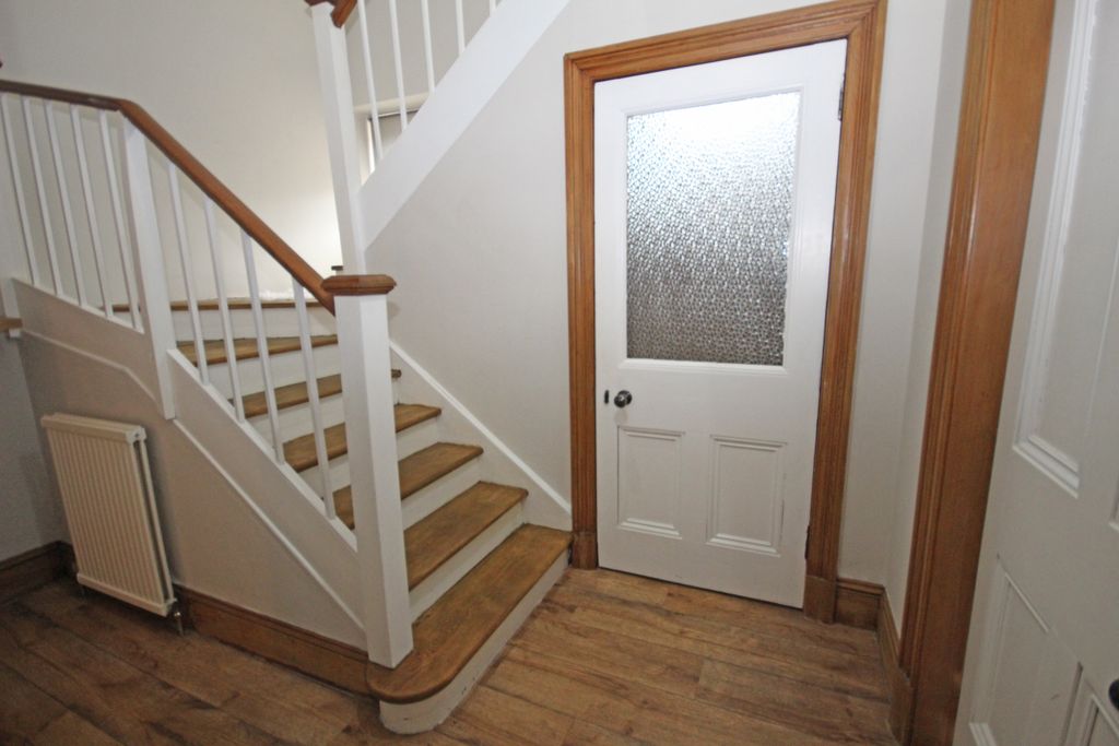 Property photo 2 of 34