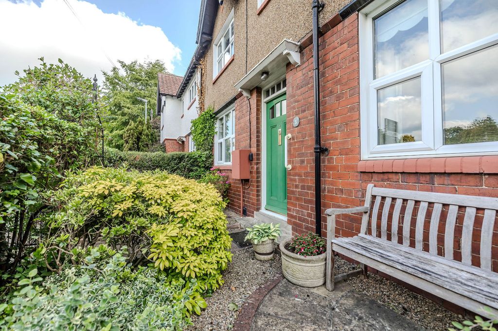 Property photo 2 of 36