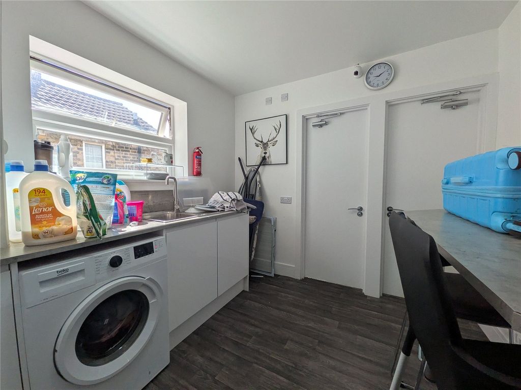 Property photo 3 of 5 Picture No. 05