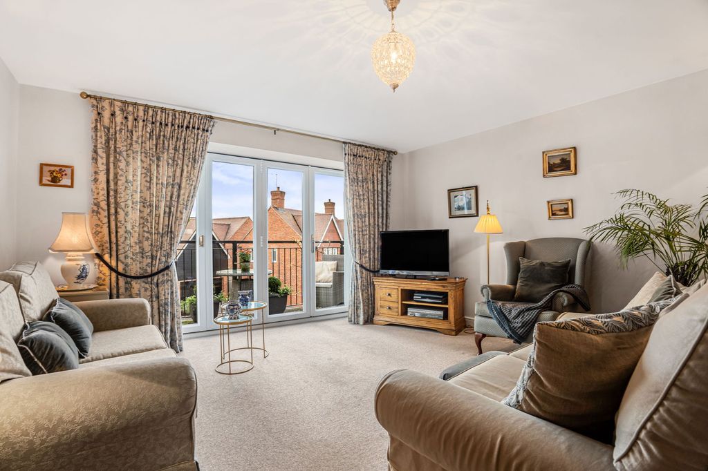 Property photo 2 of 19