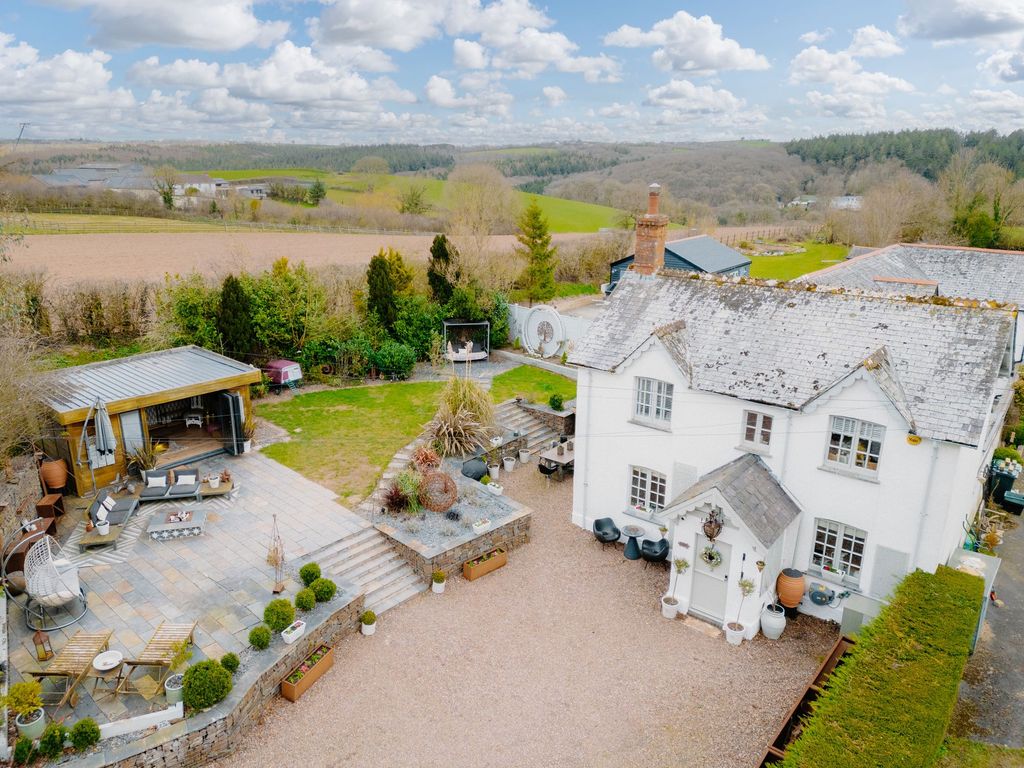 Property photo 1 of 53