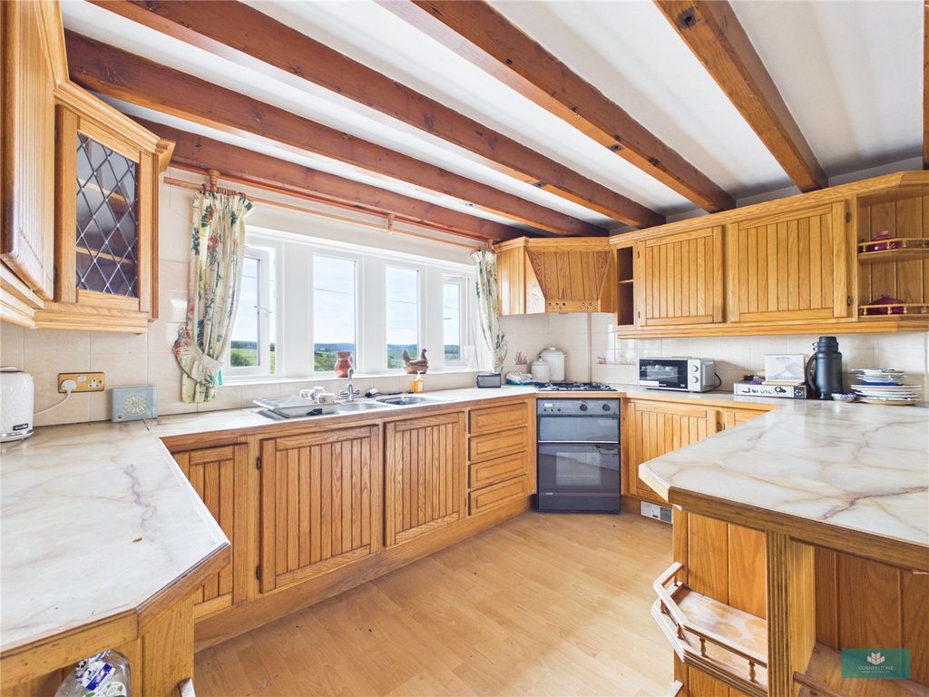 Property photo 2 of 32 Picture No. 14