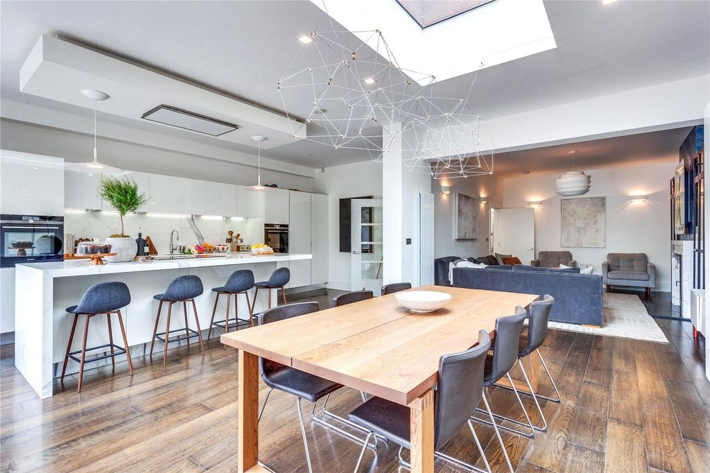 Property photo 2 of 13 Kitchen/Dining Room