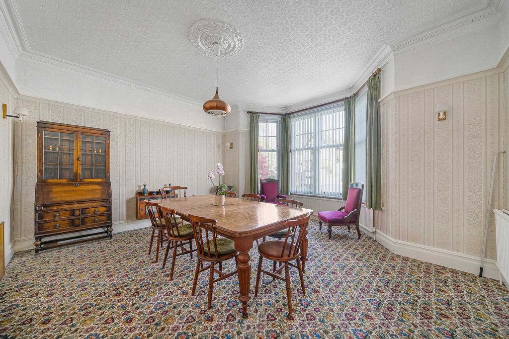 Property photo 2 of 63 Picture No. 69