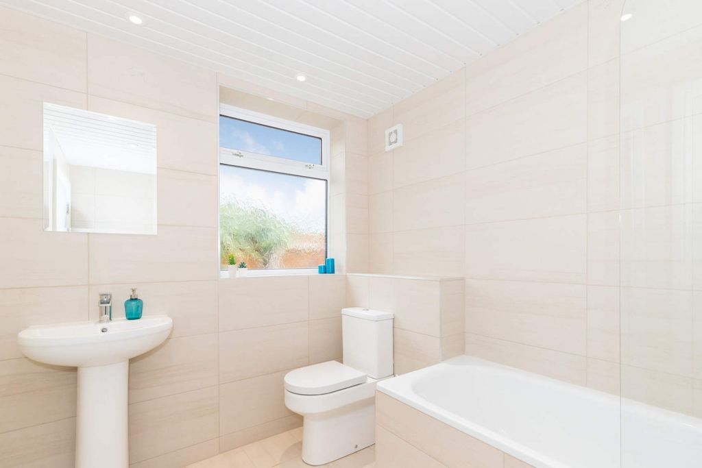 Property photo 3 of 14 Photo 3